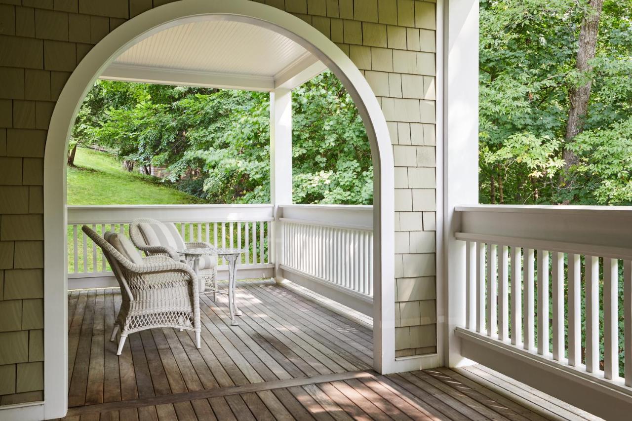 The Mayflower Inn & Spa, Auberge Resorts Collection Washington エクステリア 写真