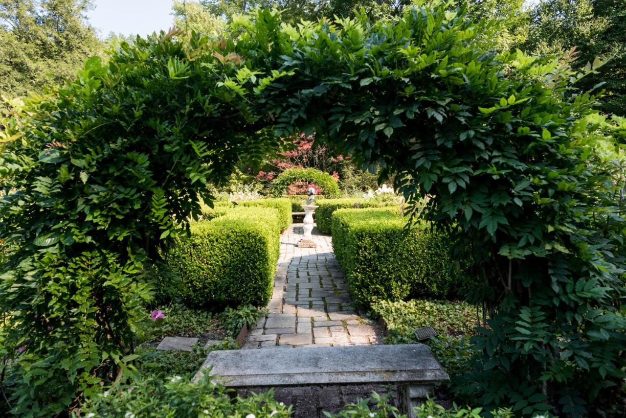 The Mayflower Inn & Spa, Auberge Resorts Collection Washington エクステリア 写真